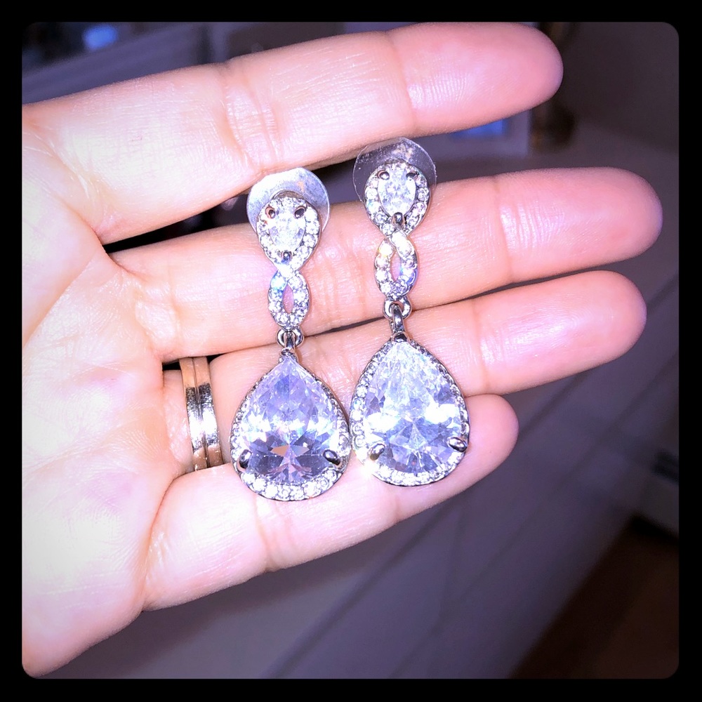 Earrings - Picture 1 of 1